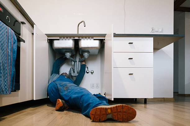 Professional Leak Detection technician working in Teterboro, NJ